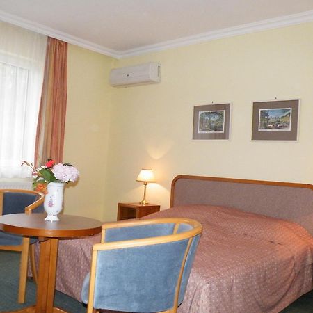 Apartment Pension Rideg Hévíz Exterior foto